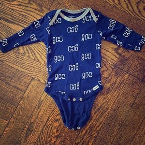 Blue “Hi” onesie
